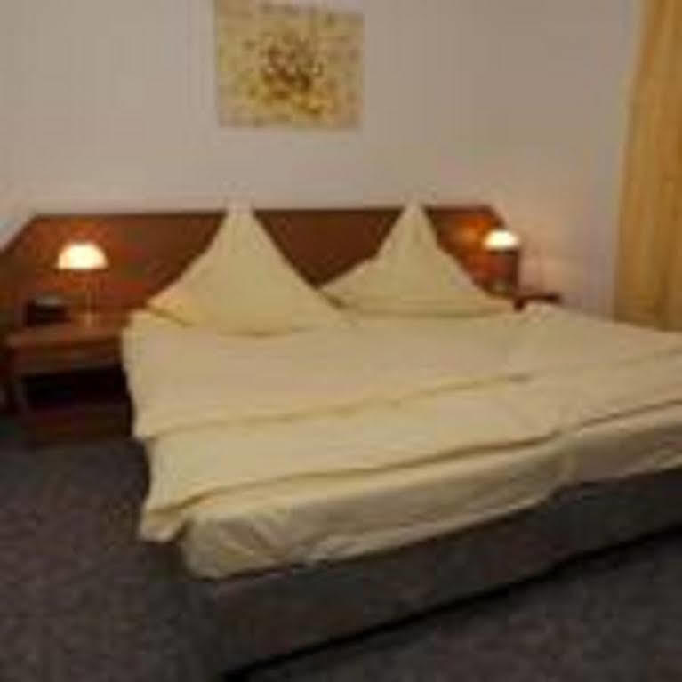 Hotel Central Erlangen Exteriör bild